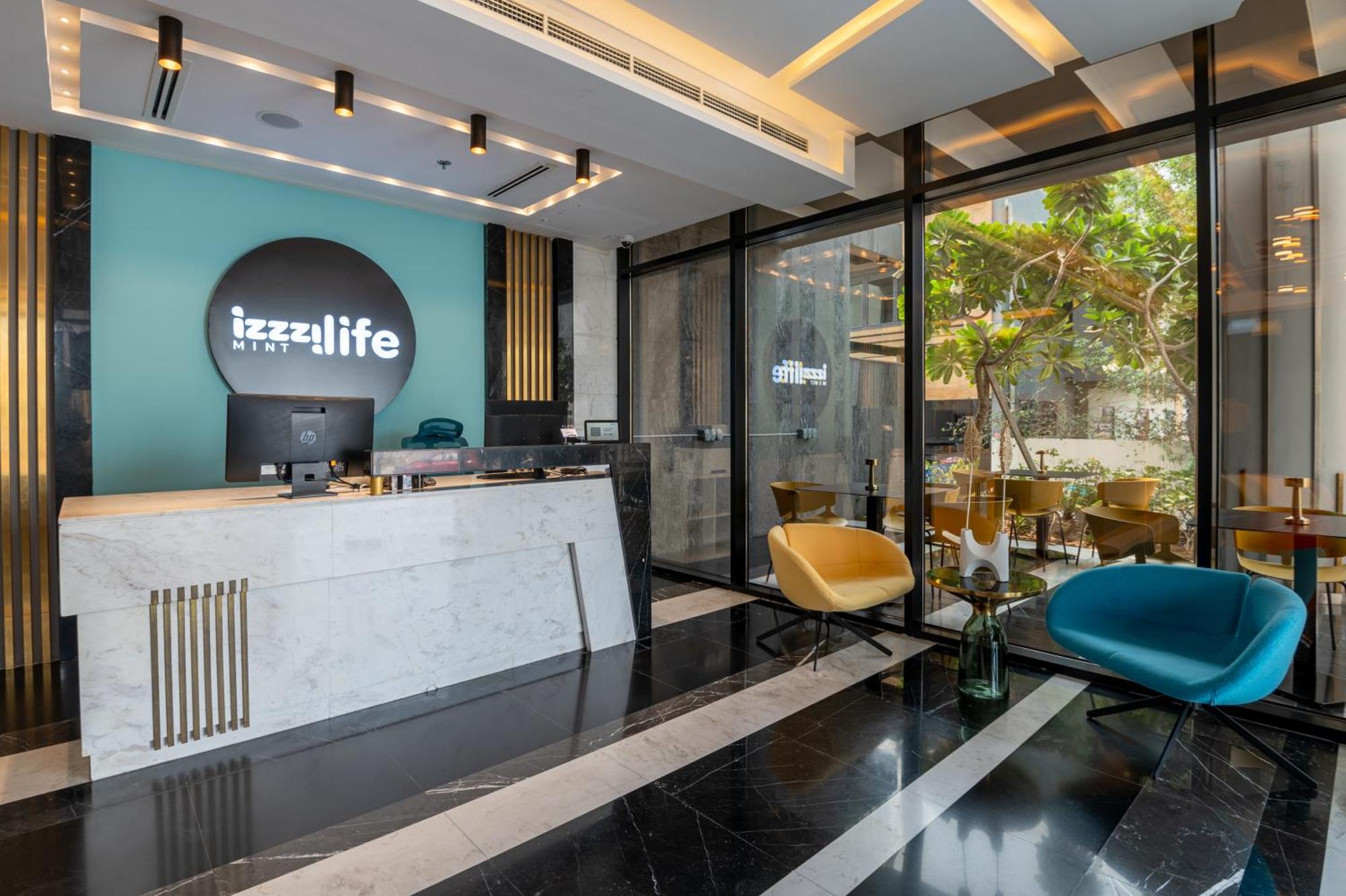 Izzzi Life Mint Aparthotel Dubai Exterior foto