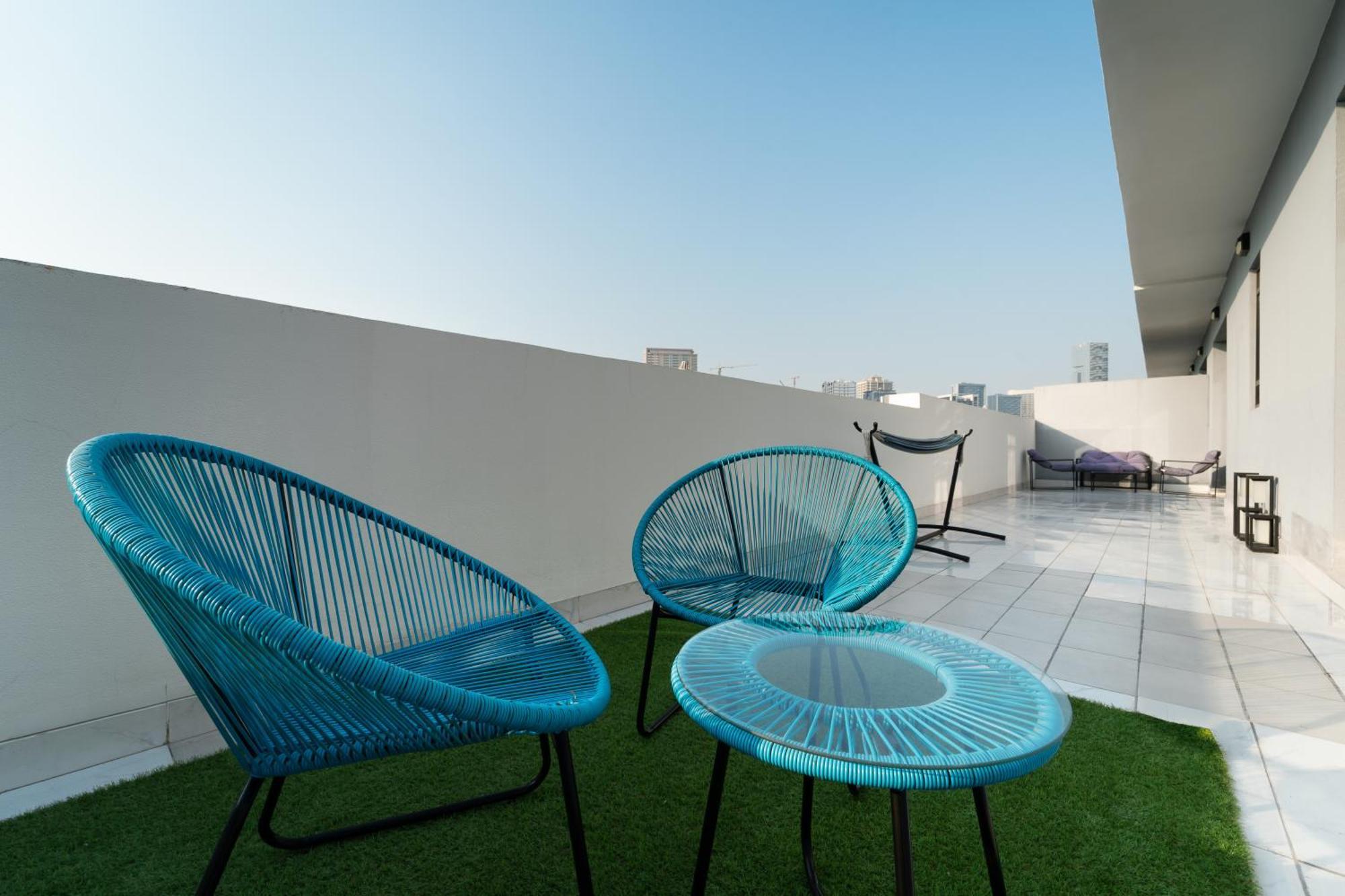 Izzzi Life Mint Aparthotel Dubai Exterior foto
