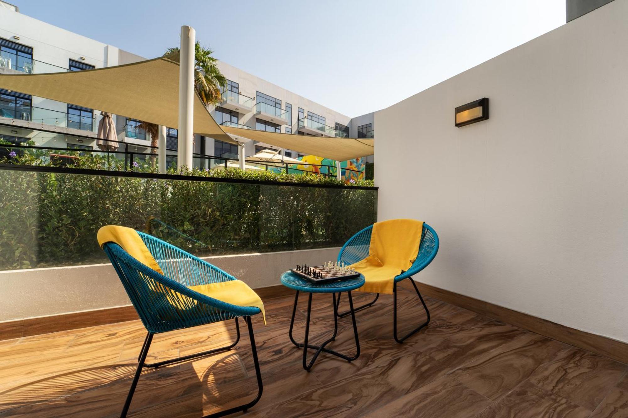 Izzzi Life Mint Aparthotel Dubai Exterior foto