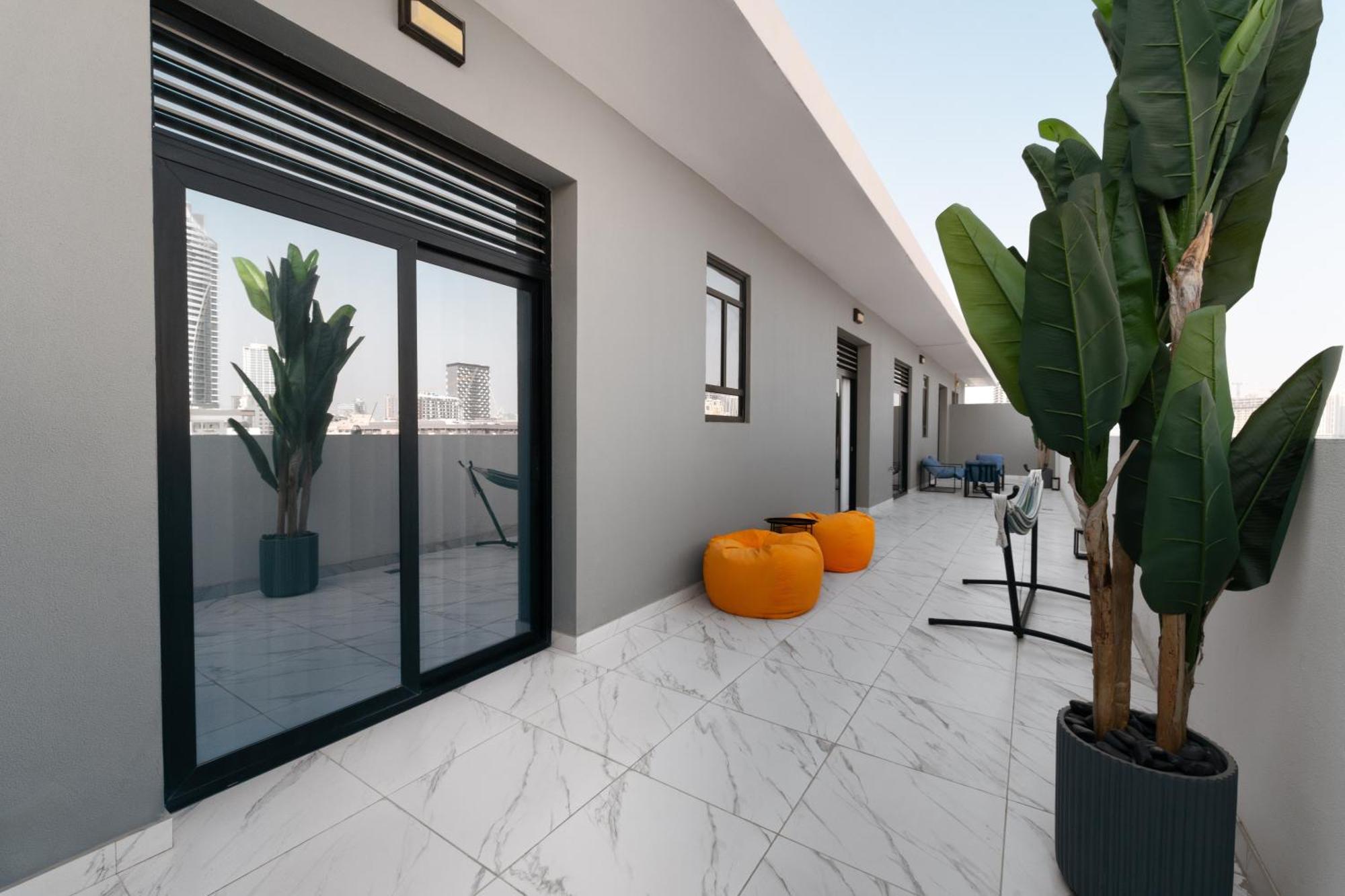 Izzzi Life Mint Aparthotel Dubai Exterior foto