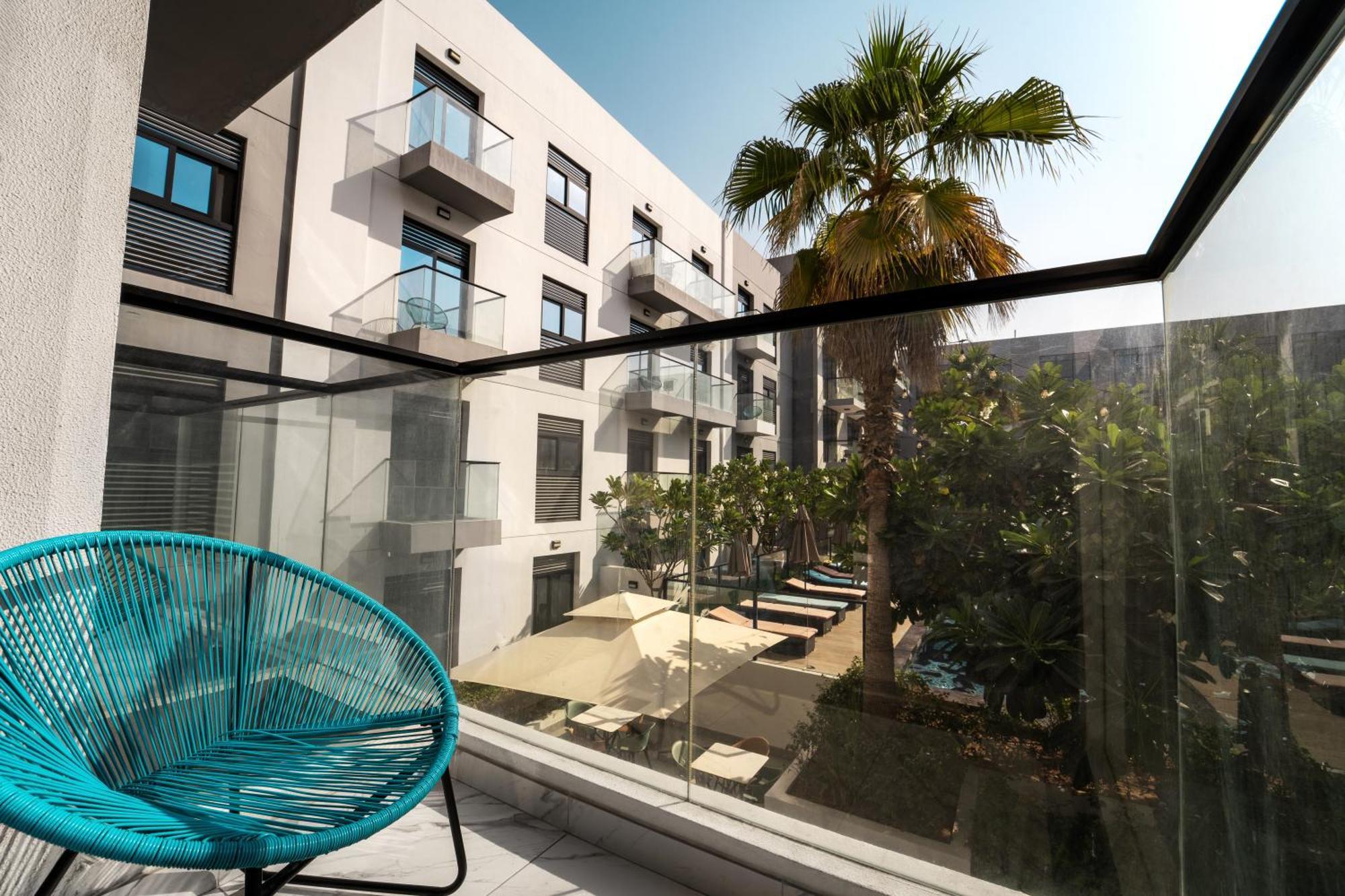 Izzzi Life Mint Aparthotel Dubai Exterior foto