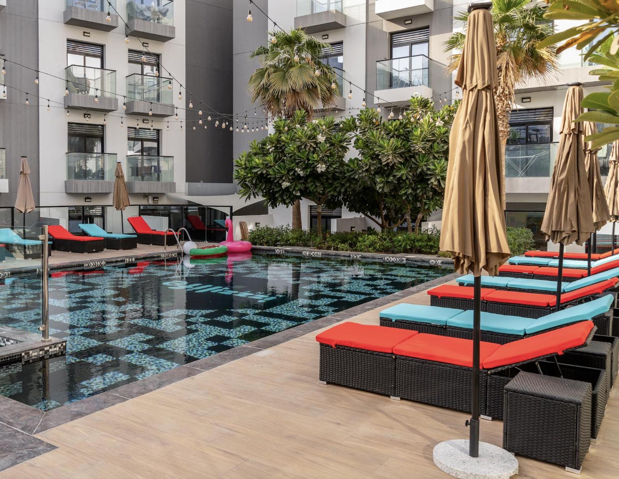 Izzzi Life Mint Aparthotel Dubai Exterior foto